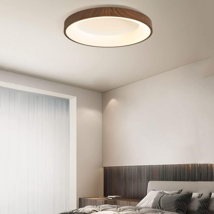 Lampa sufitowa z naturalnego drewna