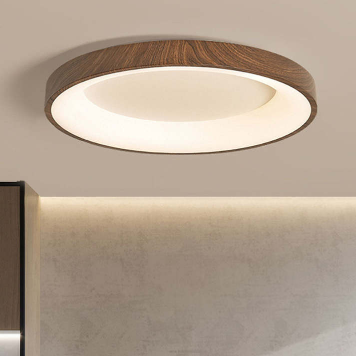 Lampa sufitowa z naturalnego drewna