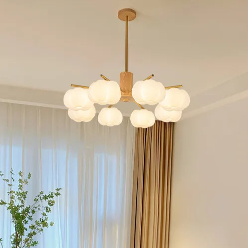 Kreatywna drewniana lampa sufitowa z bawełnianymi kulkami