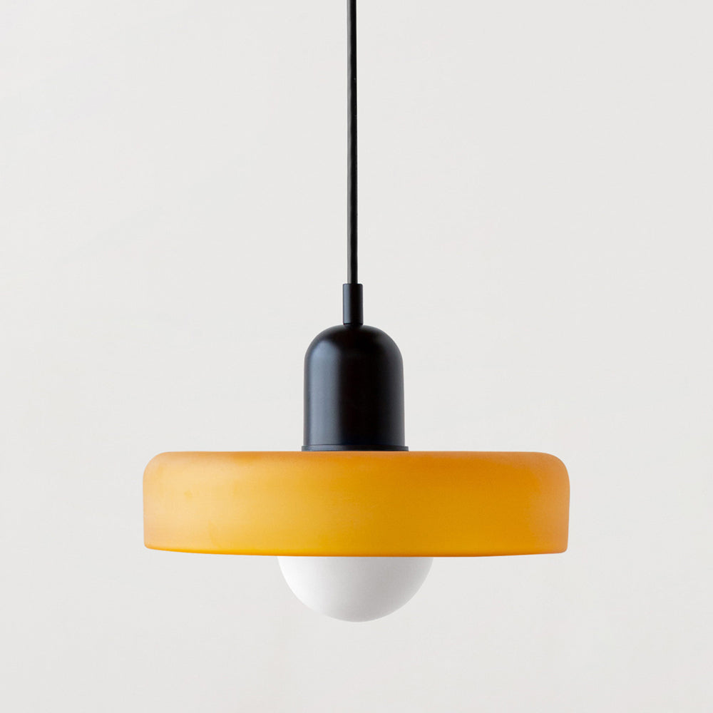 Lampa wisząca Bauhaus wykonana z kolorowego szkła