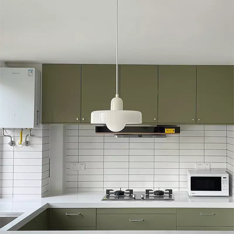 Lampa wisząca Bauhaus wykonana z kolorowego szkła