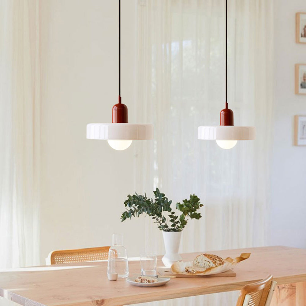 Lampa wisząca Bauhaus wykonana z kolorowego szkła