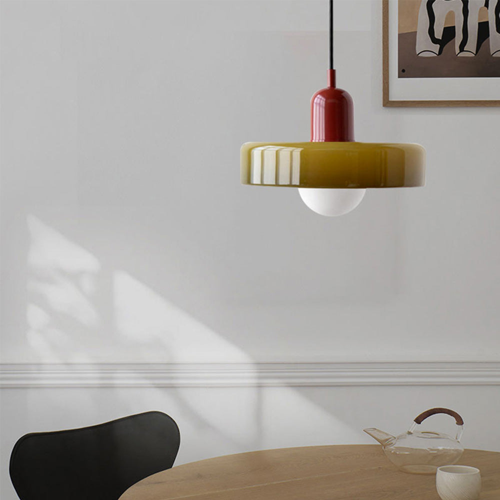Lampa wisząca Bauhaus wykonana z kolorowego szkła